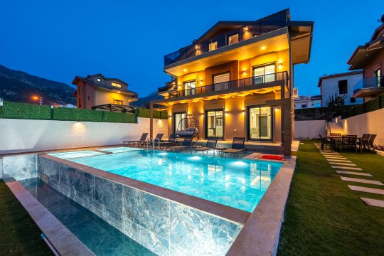 Villa Ay Luxe