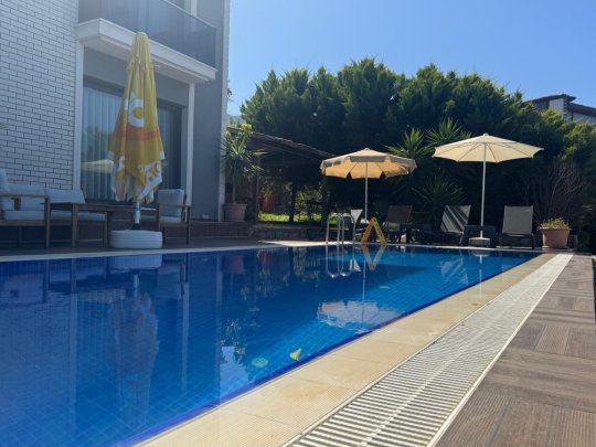 Villa Kızıl Mavi